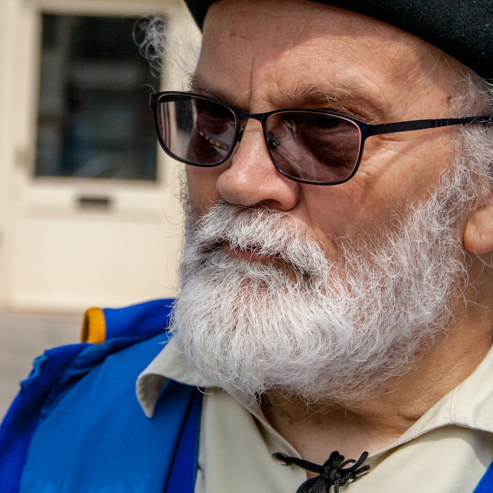 Violet Moustache Internet